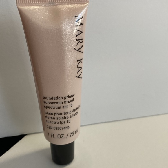 Mary Kay
Foundation
Primer Sunscreen - Picture 5 of 5